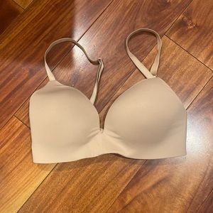 EUC Gap Body Wireless Bra - 32D